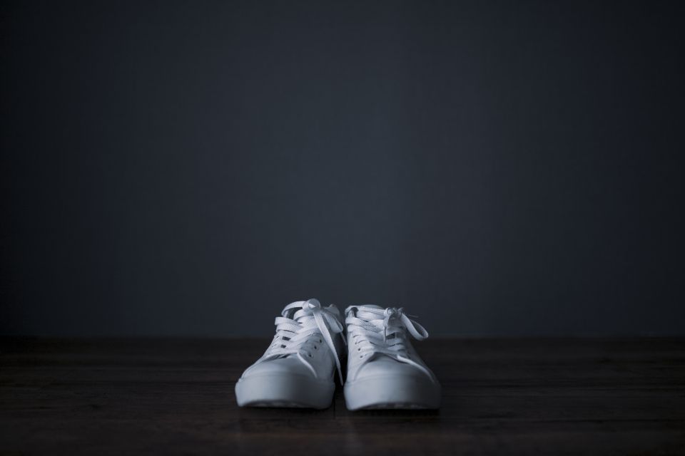 天気やコーデに合わせて選ぶ日傘の色と機能で変わる快適な紫外線対策術